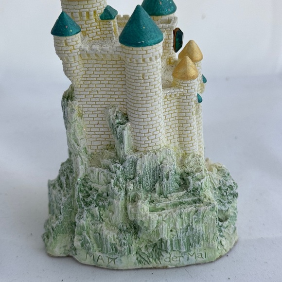 Enchanted Kingdoms 1990 Castle - Hand Painted - Picture 5 of 6